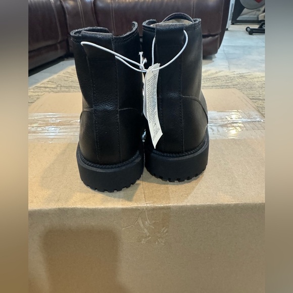 Old Navy EUC Girls Kids' Faux-Leather Lace-Up Combat Boots Black Sz 3 - Picture 3 of 5